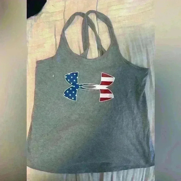 Under Armour Tops - Underarmour workout tank